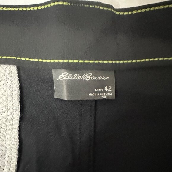 Eddie Bauer Shorts Mens 42 MR Takeoff Chino Shorts Black w Pockets NWT - Picture 4 of 8